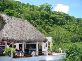 Mar Sereno Hotel & Suites