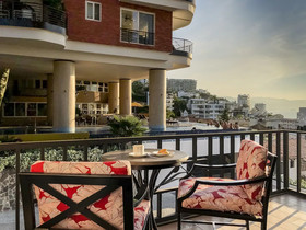 Pinnacle Resorts 179