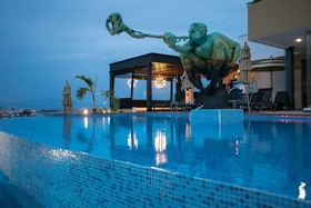 Pinnacle Resorts 179