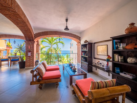 Marboka Hotel & Suites
