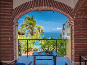 Marboka Hotel & Suites