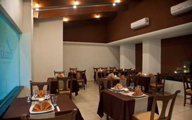 Plaza Pelicanos Club Beach Resort