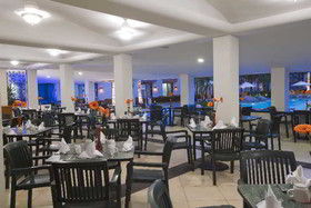 Plaza Pelicanos Club Beach Resort
