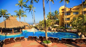 Plaza Pelicanos Grand Beach Resort
