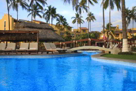 Plaza Pelicanos Grand Beach Resort