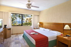Plaza Pelicanos Grand Beach Resort