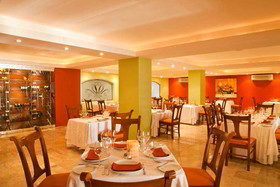 Plaza Pelicanos Grand Beach Resort