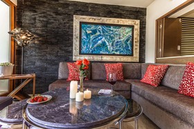 Pinnacle Resorts 220