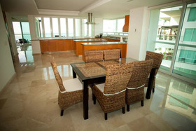 Shangri La Penthouses by Cheap Getaway