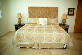 Shangri La Penthouses by Cheap Getaway
