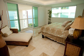 Shangri La Penthouses by Cheap Getaway