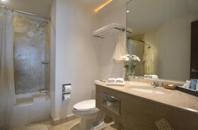 Villa Premiere Boutique Hotel & Romantic Getaway