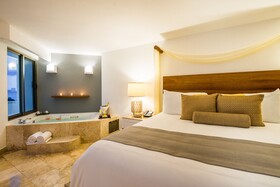 Villa Premiere Boutique Hotel & Romantic Getaway