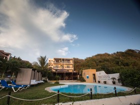 Manta Raya Hotel