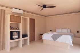 Xeno Hotel Boutique