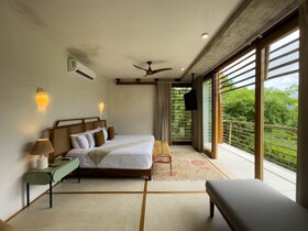 Tokipa at Punta Sayulita