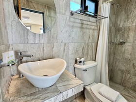 Chichis and Charlies