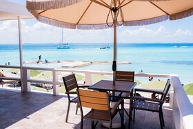 Chichis and Charlies