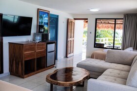 Chichis and Charlies