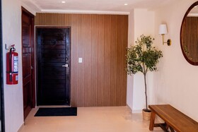 Chichis and Charlies