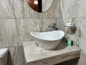 Chichis and Charlies