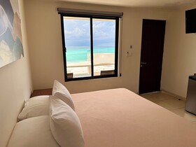 Chichis and Charlies