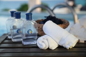 Deep Blue Isla Resort