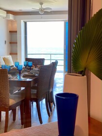 Deep Blue Isla Resort