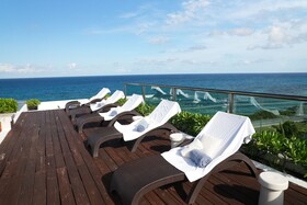 Deep Blue Isla Resort