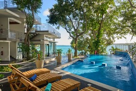 Cristalino Lagoon Front Hotel Restaurant & Spa
