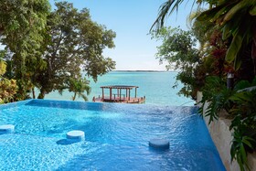 Cristalino Lagoon Front Hotel Restaurant & Spa