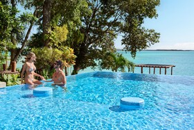 Cristalino Lagoon Front Hotel Restaurant & Spa