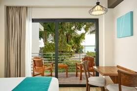 Cristalino Lagoon Front Hotel Restaurant & Spa