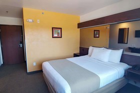 Microtel Inn & Suites by Wyndham Ciudad Juarez/US Consulate