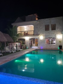 Hotel Mayahau