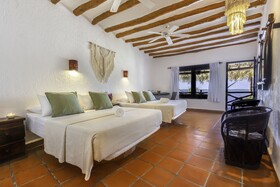 Beachfront Hotel La Palapa
