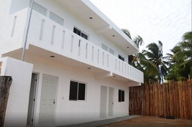 Flamingos Hostel