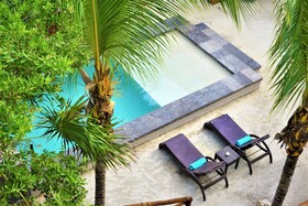 La Puerta Azul Beachfront Adults Only