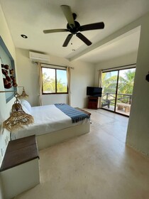 La Puerta Azul Beachfront Adults Only