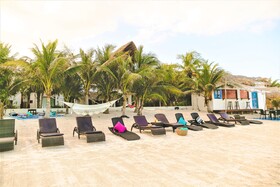 La Puerta Azul Beachfront Adults Only