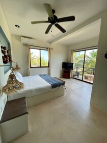 La Puerta Azul Beachfront Adults Only