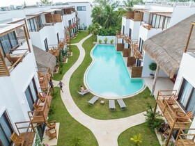 My Blue Hotel