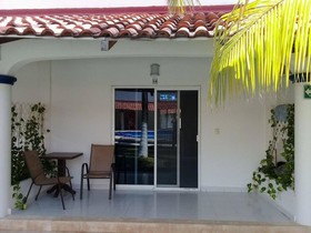 Hotel Plaza Almendros