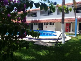 Hotel Plaza Almendros