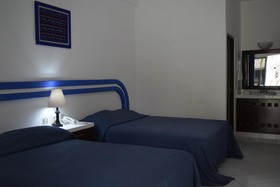 Hotel Plaza Almendros
