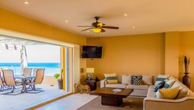 Isla 33 Resort & Villas