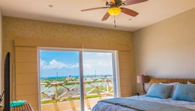 Isla 33 Resort & Villas