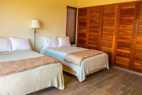 Isla 33 Resort & Villas