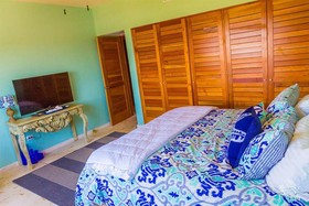 Isla 33 Resort & Villas