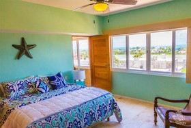 Isla 33 Resort & Villas
